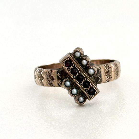 Antique Victorian 14K Yellow Gold Garnet & Seed Pearl Ring Size 6 - Picture 1 of 12